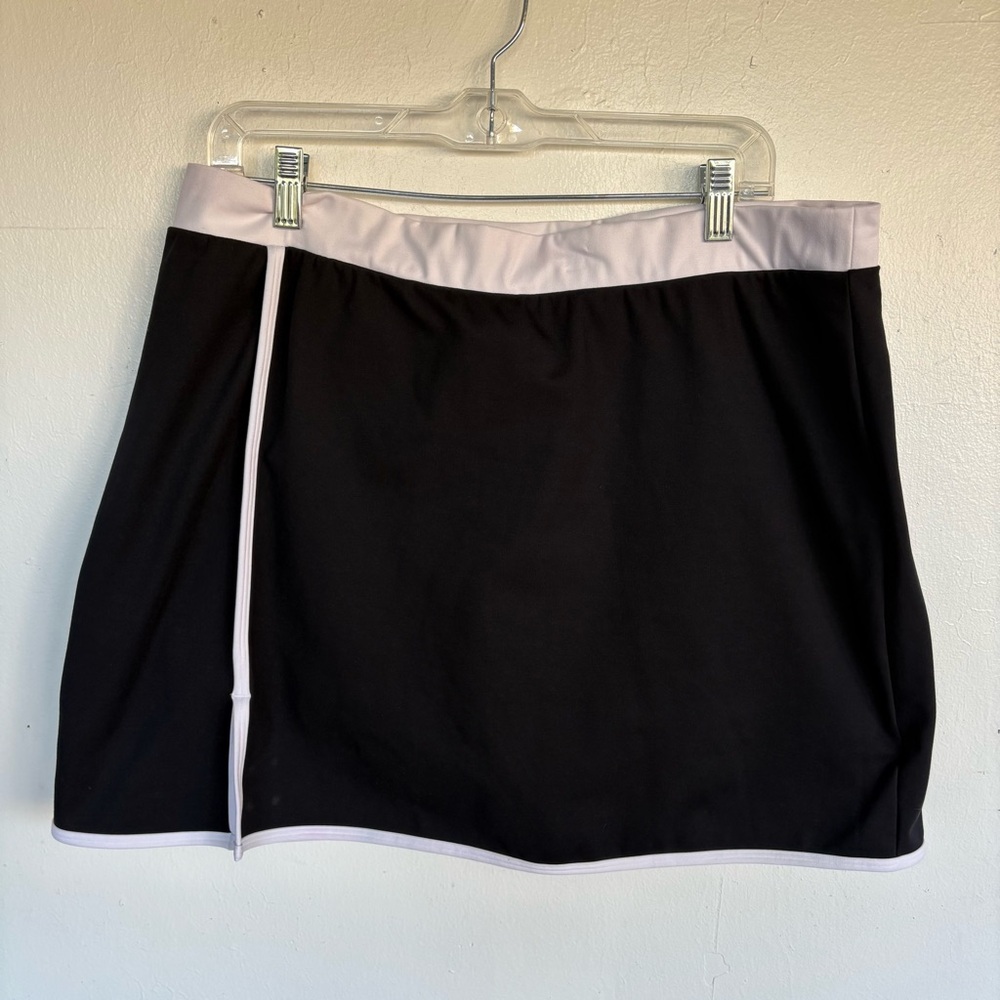 GAP Black and White Athletic Skort